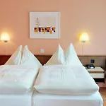 Hotel-restaurant Seegarten-marina 3*